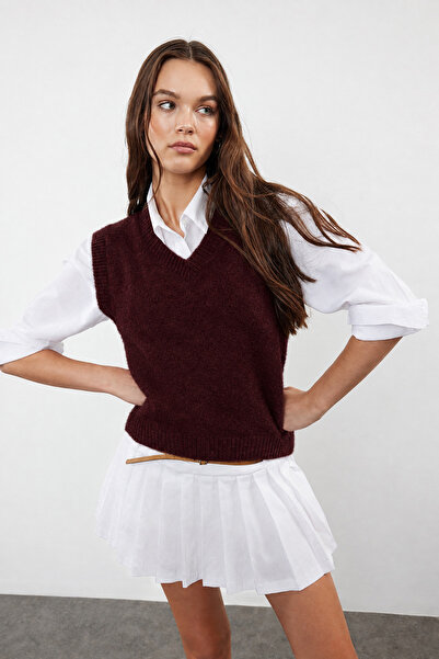 Trendyol Collection Burgundy V-Neck Body-Hugging Crop Knit Sweater Twoaw25Sv0...