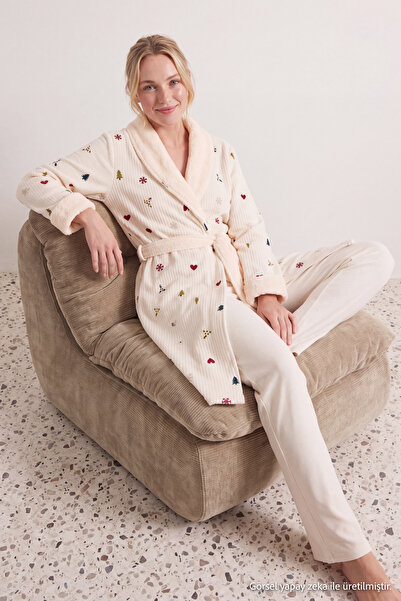 Trendyol Collection Ecru Winter Themed Soft Waffle Knit Robe THMAW26SB00006