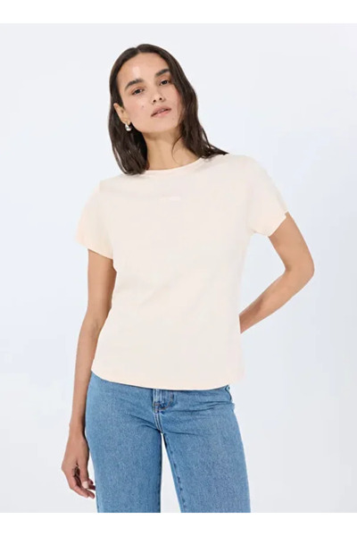 Guess Gelsey Kadın Aktif Regular Fit T-Shirt
