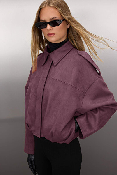 Trendyol Collection معطف بومبر رفيع من جلد الغزال ذو مقاس كبير باللون العنابي...