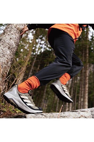 adidas حذاء Terrex Anylander للرجال، مخصص للمشي الجبلي، باللون الكاكي - ID0900