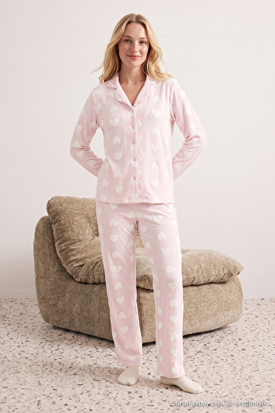 TRENDYOLMİLLA Pudra %100 Pamuklu Kalpli Gömlek-Pantolon Örme Pijama Takımı TH...
