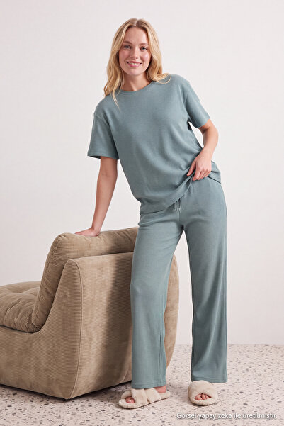 TRENDYOLMİLLA Yeşil Bel Bağlama Detaylı Waffle Örme Pijama Takımı THMAW26PT00050