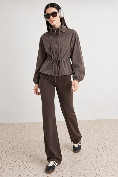 Trendyol Collection سترة بنية اللون TWOAW27CE00110