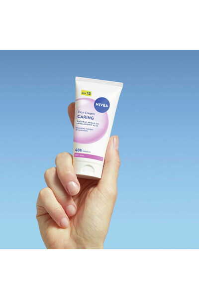 NIVEA Cremă de zi nutritivă pentru piele uscată cu SPF 15, 50 ml