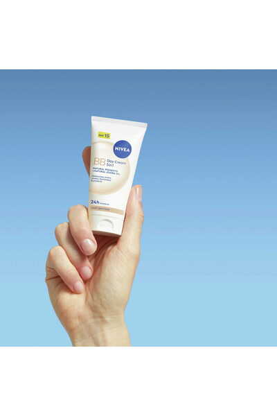 NIVEA BB Cream 5 în 1 Cremă de zi, Nuanță deschisă, SPF 15, 50 ml