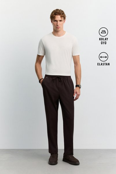 Avva Ανδρικό καφέ παντελόνι jogger με ελαστική μέση, κορδόνια και εύκολο σιδέ...