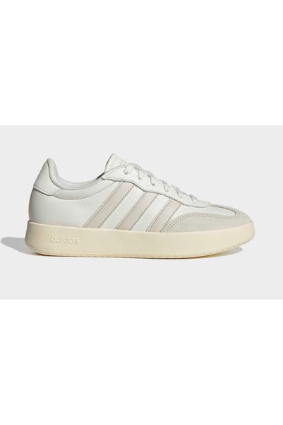 adidas حذاء رياضي نسائي من ماركة باريدا.