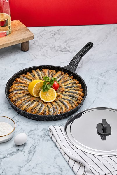 Taç Döküm Granit Balık Tavası 34 Cm