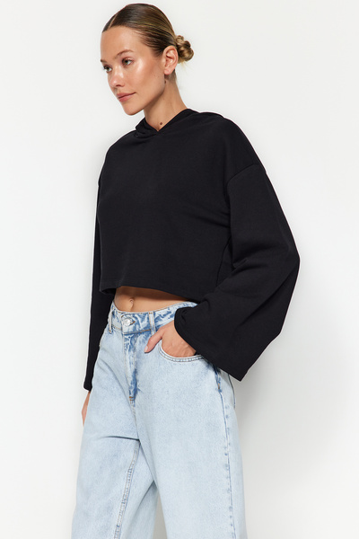 Trendyol Collection Černá silná fleecová mikina Uvolněný střih Crop Španělský rukáv Pletená mikina s kapucí TWOAW24SW00284