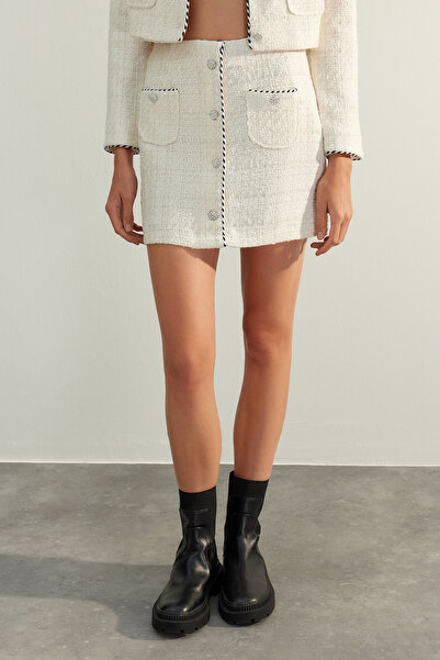 Trendyol Collection Vysoce kvalitní minisukně Ecru TweeD - KNOFLÍK PODROBNĚ, Limitovaná edice TWOAW24ET00286