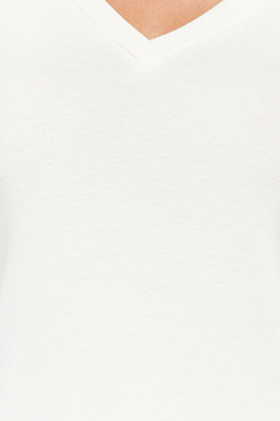 Trendyol Collection Ecru prémium puha szövet V-nyakú testhezálló rugalmas kötött blúz TWOAW24BZ00050