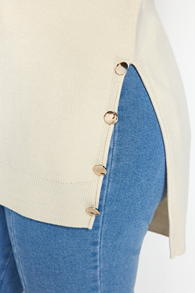 Trendyol Curve Πλεκτό πουλόβερ με κουμπιά κρέμας TBBAW24AN00076