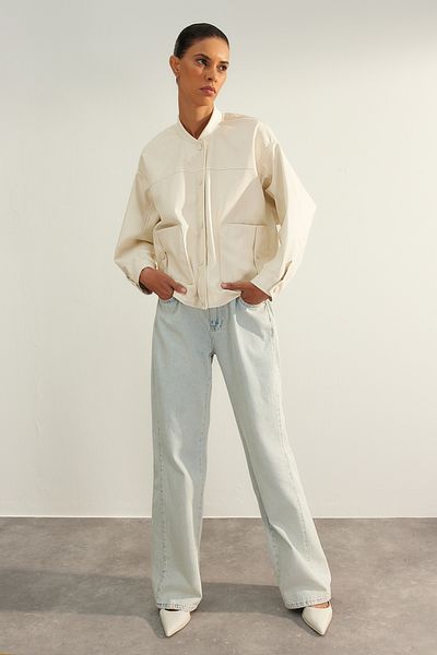 Trendyol Collection Παλτό Bomber Jacket Limited Edition Stone Oversize 2 διαφορετικών σχημάτων Wearable TWOAW24MO00292