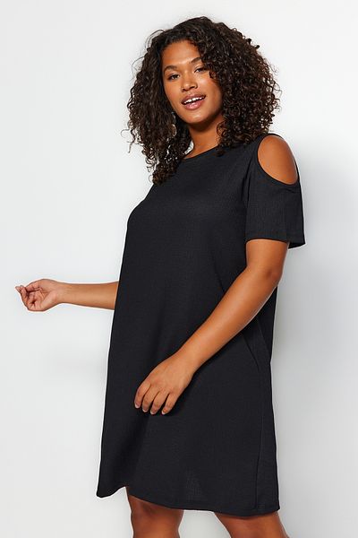 Trendyol Curve Schwarzes, detailliertes, gestricktes Sommerkleid in Übergröße in A-Linie TBBSS22EL2986