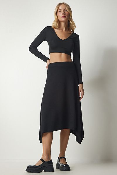 Happiness İstanbul Schwarzer asymmetrisch geschnittener Rippstrickrock für Damen MC00227