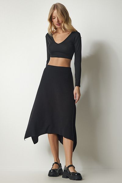 Happiness İstanbul Schwarzer asymmetrisch geschnittener Rippstrickrock für Damen MC00227