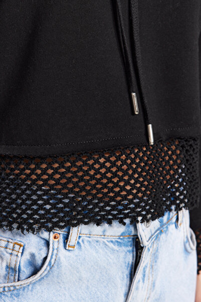 Trendyol Collection Černá tlustá fleecová vnitřní síťovina s kapucí, uvolněný střih pletená mikina TWOAW24SW00041