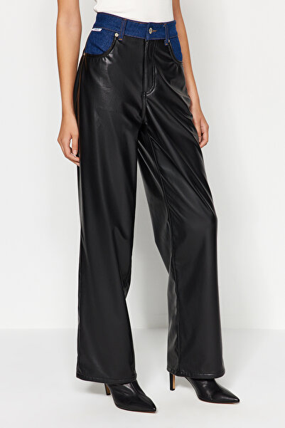 Trendyol Collection X Sagaza Studio Black Denim Detailní džíny z umělé kůže TCLAW24JE00000