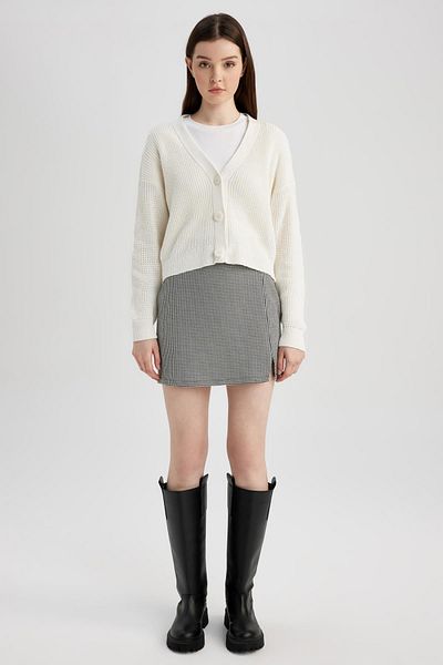 DeFacto V-Neck Knitwear Cardigan - Buttoned
