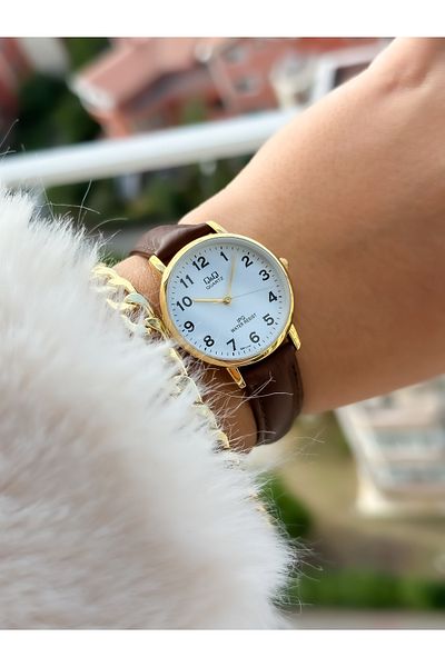 Q&Q Brand Retro Brown Waterproof, Leather Strap with Numbers Women's Wristwatch+Bracelet