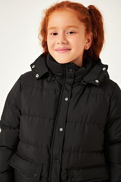 Perendi Cep Detaylı Kapüşonlu Unisex Çocuk Mont Siyah