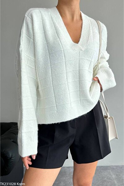 Liora Women's Cream V-Neck Square Patterned Oversize Sweater