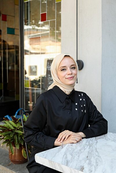 shantuQ PLAIN CRYSTAL SCARF-GOLD-1