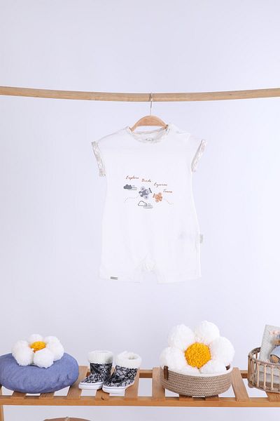 Babydola بدلة قفز أساسية للعطلات بطبعة طائرة هليكوبتر مع أزرار كبس على الياقة 12903
