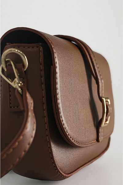 Cochines C&h Style Women's Brown Buckle Cross Strap Bag