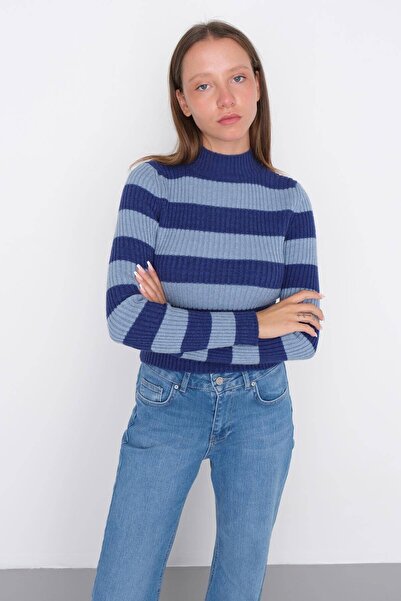 Addax Светр зі смугастим коміром-стійкою K3250E9