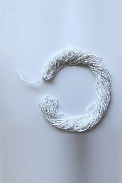 Hobigram مجموعة من الخرز الرملي من الخرز الأبيض 2 مم - خرز، تصميم أنيق، إكسسوار نسائي - خرز - خرز