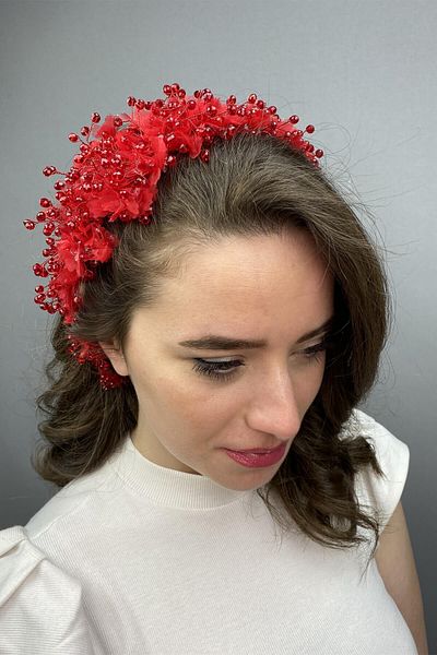 Hobigram Agena roșie cu piatră de cristal Henna și coroană de mireasă pentru cele mai frumoase mirese – Coroană, piatră de cristal, model elegant –