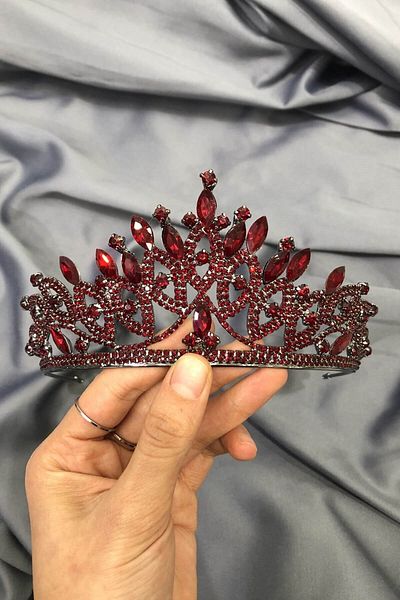Hobigram Coroana Henna antică neagră cu piatră de cristal burgundă pentru cele mai frumoase mirese – Coroană, piatră de cristal, modă elegantă