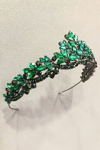 Hobigram Henna and Bridal Crown with Green Crystal Stone Metal Case for the Most Beautiful Brides – Crown, Crystal Stone – Crown –