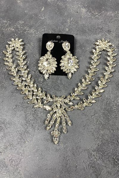 Hobigram Cele mai frumoase mirese au un accesoriu de păr cu henna de mireasă din argint și un cercel de rochie de seară – coroană – coroană