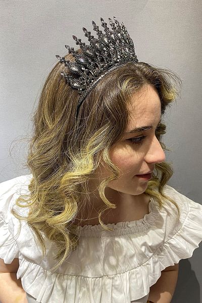 Hobigram Antracit Smoked Henna Model Bridal Henna Crown pentru cele mai frumoase mirese – Crown – Crown