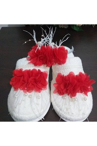 Hobigram Lohsa Sets Women's Red Maternity Slippers and Feathered Pearl Crown – Maternity Set, Stylish Design – Lohusa S