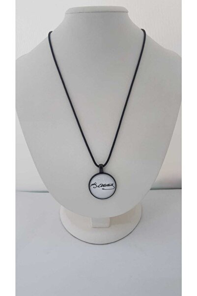 Royal Kozmetik Bijuteri Siyah Ipli Beyaz Kemal Atatürk Imzalı Kolye