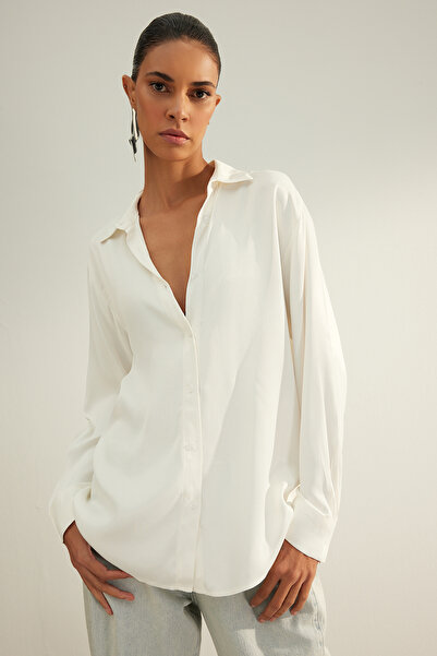 Trendyol Collection Ecru Premium Oversize/Wide Fit saténová tkaná košile TWOAW24GO00089