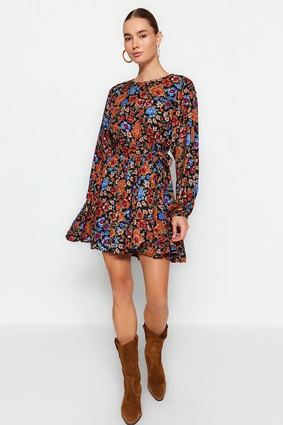 Trendyol Collection Mehrfarbiges Viskose-Webkleid mit Gürtel und Volantrock TWOAW24EL00739