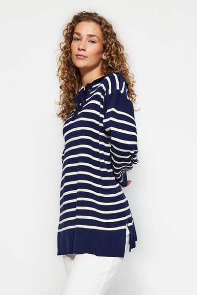 Trendyol Modest Námořnická modř Pohodlný pruhovaný svetr TCTAW24AK00172