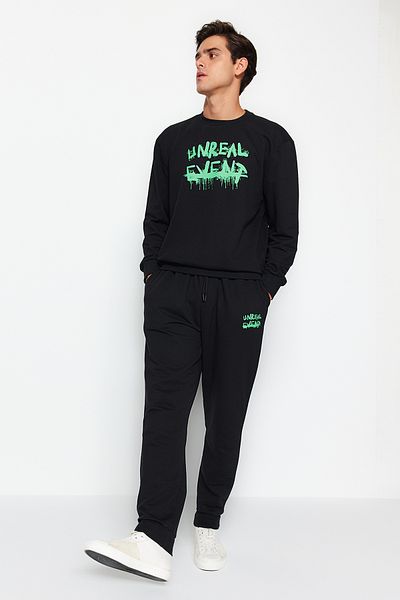 Trendyol Collection Μαύρο σετ πλεκτών πιτζάμες με εμπριμέ κανονική εφαρμογή TMNAW24PT00046