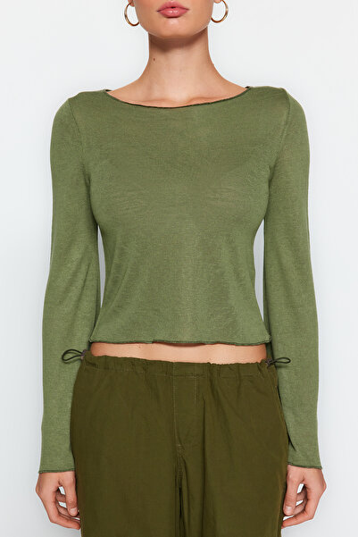 Trendyol Collection Krótka bluzka z dzianiny w kolorze khaki z dekoltem w łódkę TWOAW24BZ00156