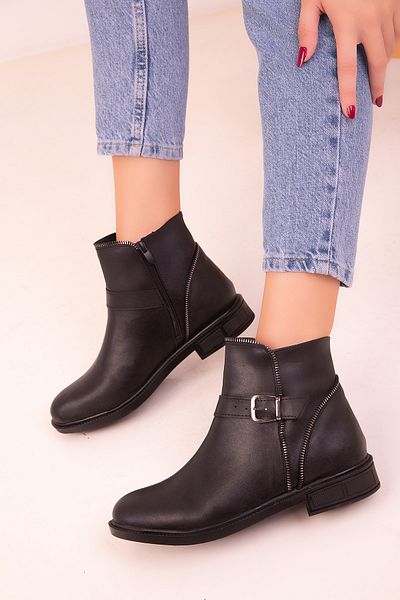 SOHO Women's Black Boots & Booties 18392
