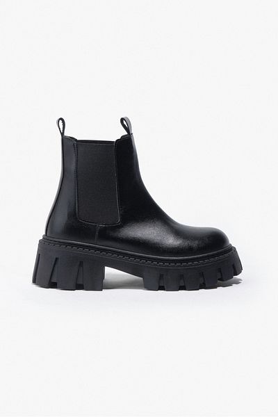 NİŞANTAŞI SHOES Dámské boty Gwin Black Matte Rubber Detailed Flat Sole
