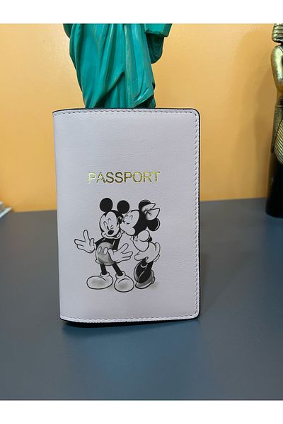 Seyahataksesuar Disney-themed leather passport cover