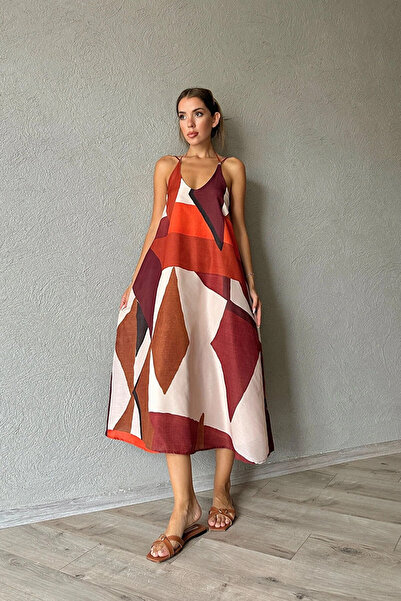 Laluvia Šaty s geometrickým vzorem s křížovým popruhem