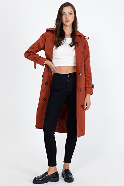 Sporting Kadın Kiremit Kırmızısı Kaplamalı Astarlı Su Geçirmez Kemerli Ara Boy Uzun Trençkot