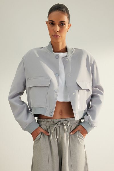 Trendyol Collection Graue Premium Bomberjacke aus Webstoff TWOAW24CE00047